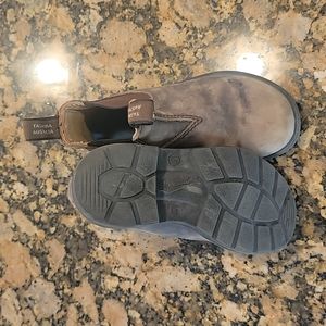 Gently used kids 565 blundstone boots